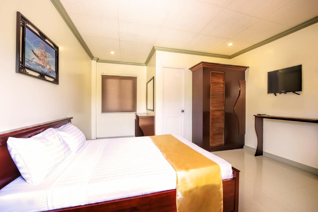 Kabaleyan Cove Resort Powered By Cocotel San Carlos  Exterior photo