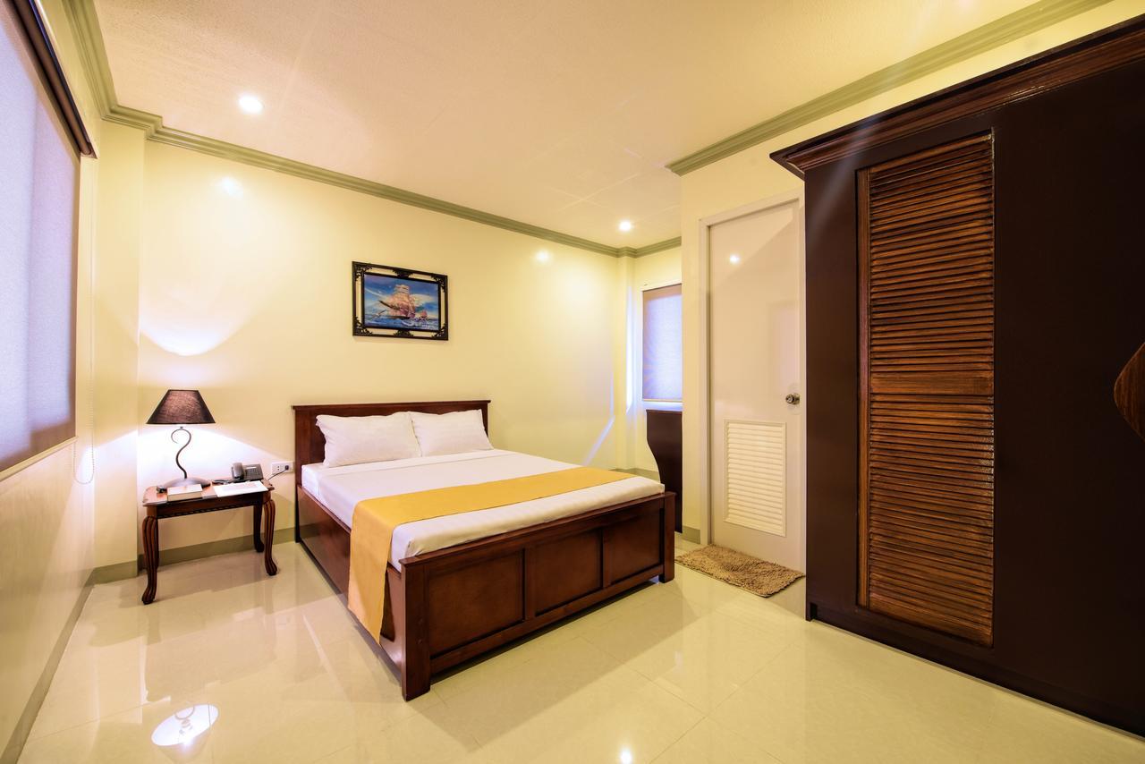 Kabaleyan Cove Resort Powered By Cocotel San Carlos  Exterior photo